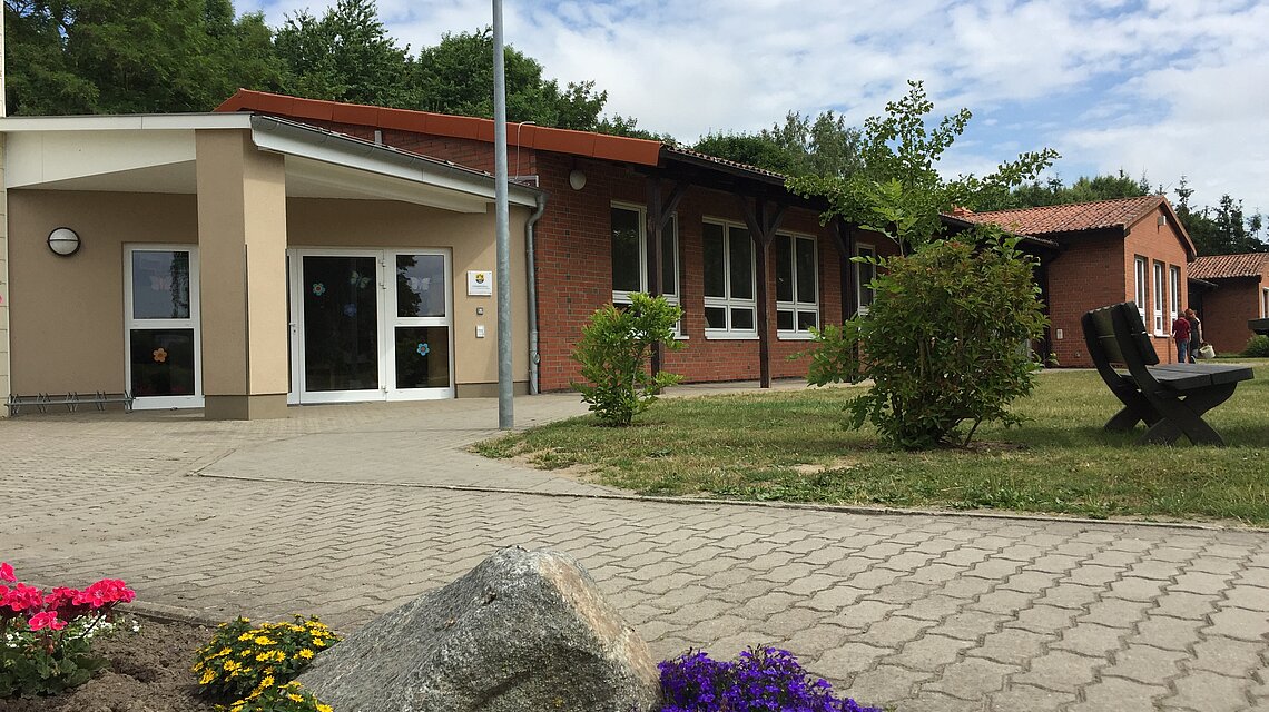 Bild von "Sonnenblumenschule" Franzburg - Schule mit dem Förderschwerpunkt geistige Entwicklung