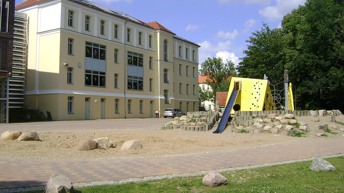 Bild von Grundschule und Freizeithaus am Schlossplatz, Bützow