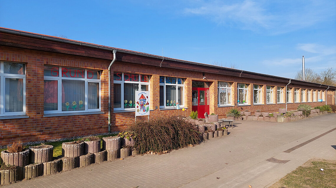 Bild von Grundschule "Zum Wasserturm", Neverin