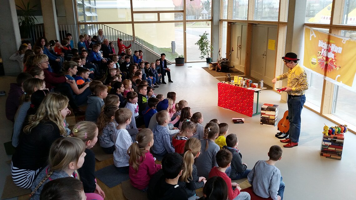 Bild von Grundschule und Freizeithaus am Schlossplatz, Bützow